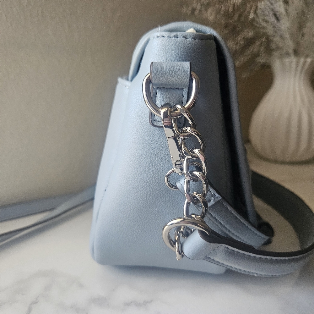 Juicy Couture Metallic Silver Crossbody Bag - Picture 5 of 9